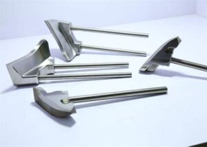 LÕI NGHIÊNG KHUÔN ÉP – ANGLED LIFTER CORE